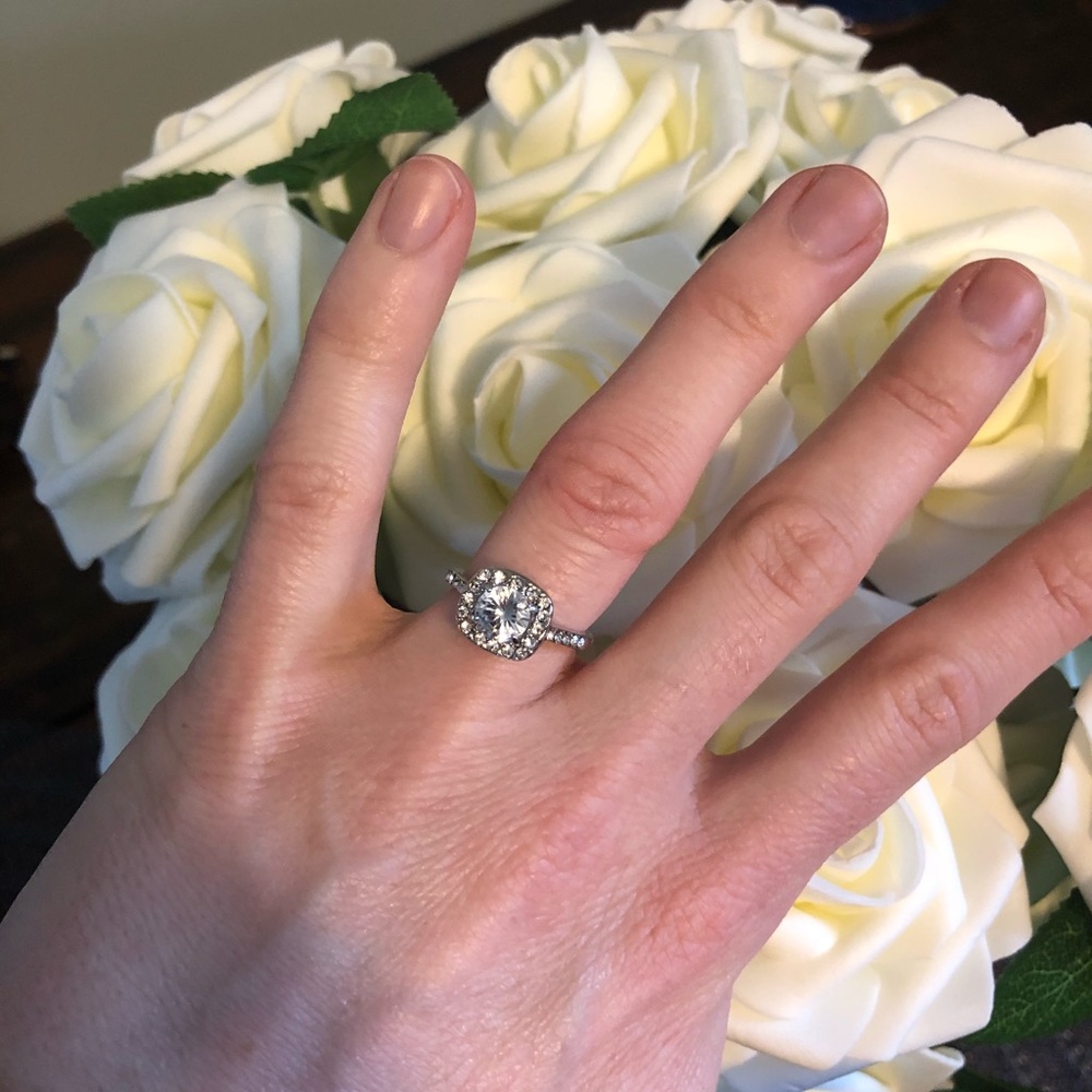Diamond cubic zirconia halo ring 💎💍